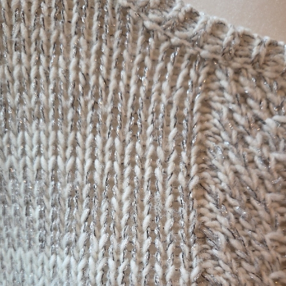 White House Black Market Cream With Metallic Thread Textured Knit Poncho Med - Picture 7 of 9